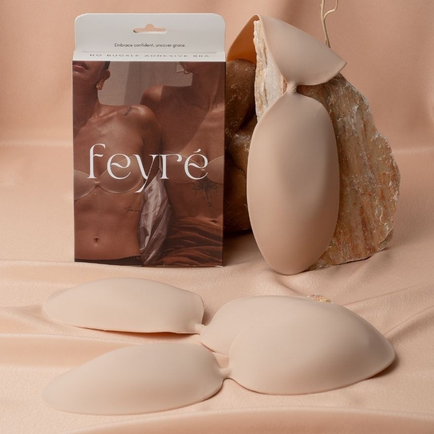 Feyre No Buckle Adhesive Silicone Bra Size C-D