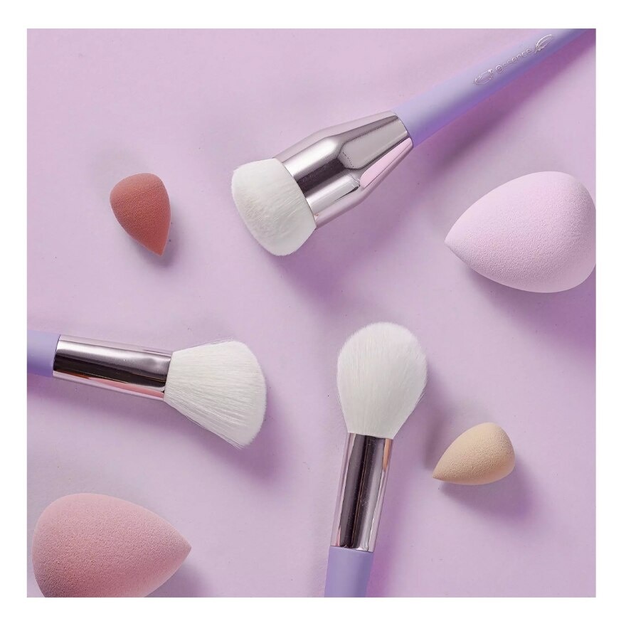 Essence Fluffy Dreams Powder Brush 1pcs.