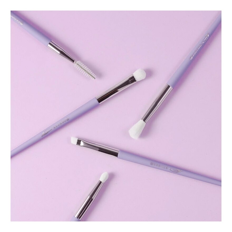 Essence Fluffy Dreams Eyeliner Brush 1pcs.