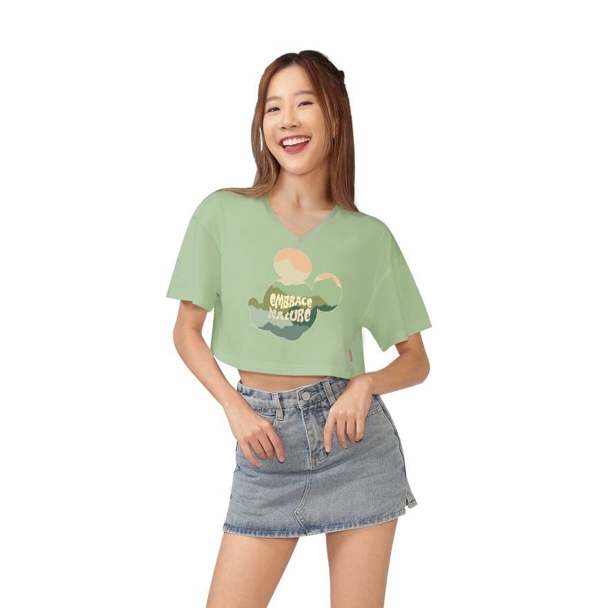 จีคิว เสื้อยืด ดิสนีย์ เอมเบรส มิกกี้ วีครอป สีเขียว ไซส์ M