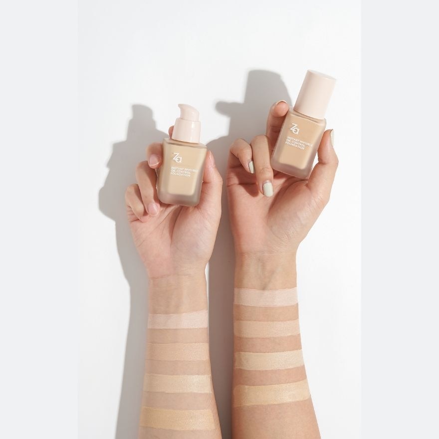 Za Instant Invisible Oil Control Foundation 25ml. PO00