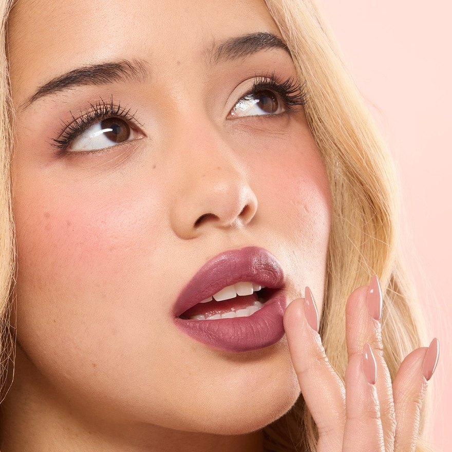 Makeup Revolution Air Blur Soft Matte Liquip Lip 3.5ml. Black Cherry